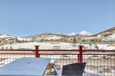 Dillon Mountain Condo with Fireplace Ski and Hike! Apartment in Dillon