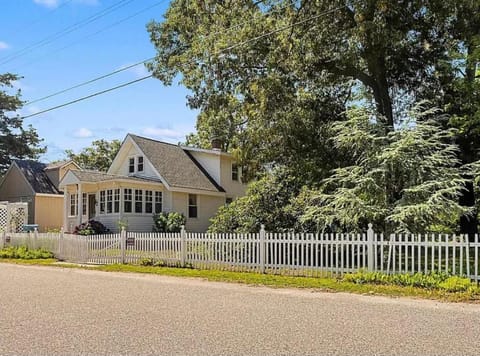 Key West Cottage by the Bay NJ House in Lower Township