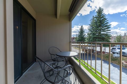 Lodge at Lake Dillon Condo: Great Year-Round Location House in Dillon