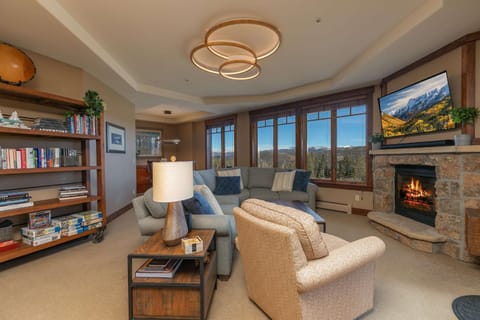 Crystal Peak Expedition Condo: Ski-In, Ski-Out Luxury House in Breckenridge