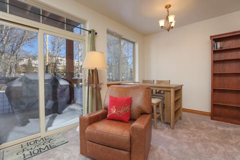 Retreat on the Blue Condo: Your Riverfront Retreat Haus in Silverthorne