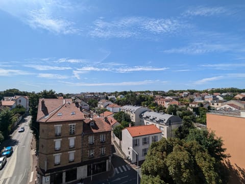 Balcony/Terrace, City view