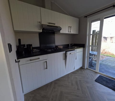 Coffee/tea facilities, Kitchen or kitchenette