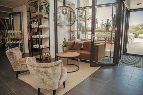 Facade/entrance, Seating area