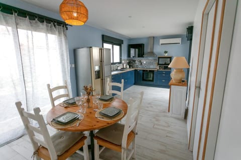 Dining area, dishwasher, minibar, pet friendly, stove, toaster