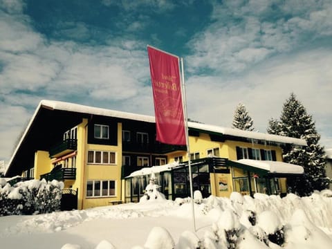 Property building, Facade/entrance, Day, Natural landscape, Winter, On site