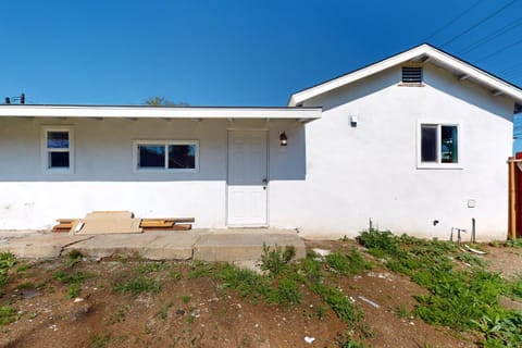 Golden Coast Charmer Casa in Riverside