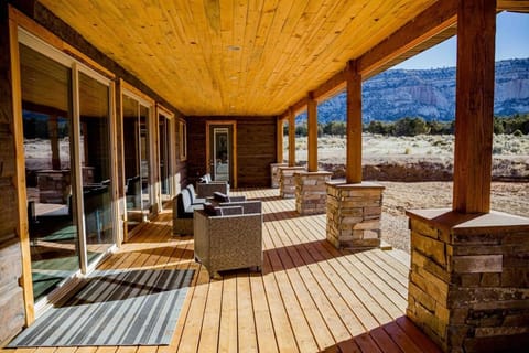 Daybreak Mountain Home East Zion & Bryce Nature lodge in Orderville