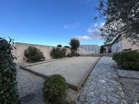 Villa 11 Pers à Vallon-Pont-d'Arc - Piscine Privée, 5 Ch, Jardin, Proche Centre - FR-1-382-213 House in Vallon-Pont-d'Arc