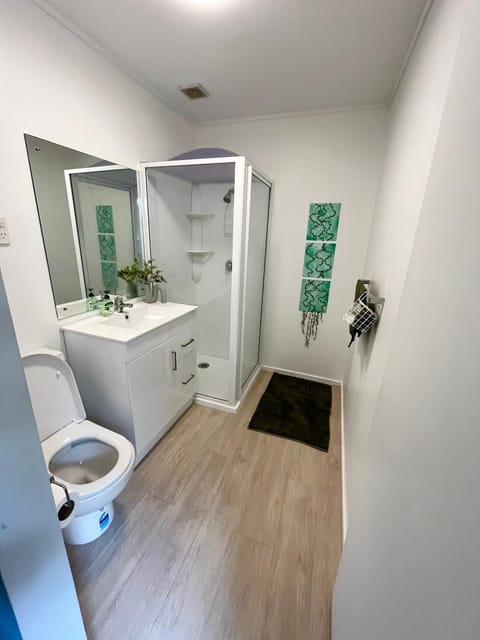 Double Bedroom with Private Bathroom Urlaubsunterkunft in Wellington Region