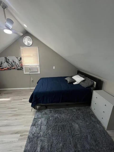 1 Bed Room Apartment near Airport Condominio in Hillside