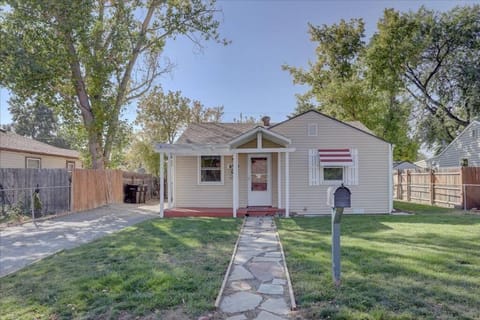 Comfy bungalow and fast Wi-Fi! House in Arvada