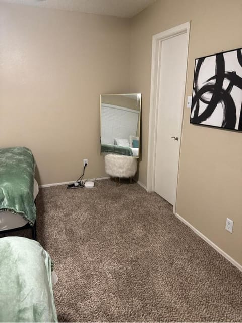 Downtown Dallas Apartment in Carrollton