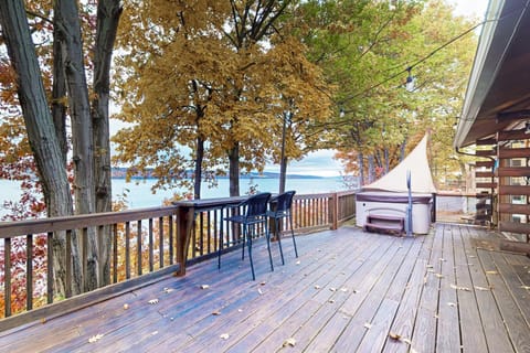 Seneca Lake Log Cabin House in Seneca Lake