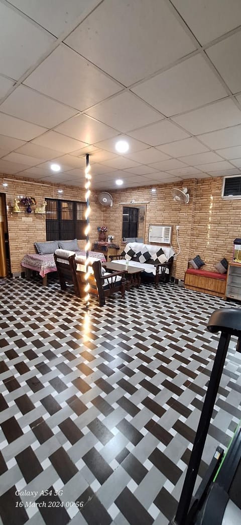 Veera guest house Bed and Breakfast in Varanasi