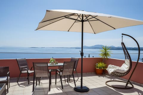 Natural landscape, Balcony/Terrace, Seating area, Sea view