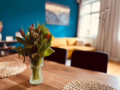 Living room, Photo of the whole room, Seating area, Dining area