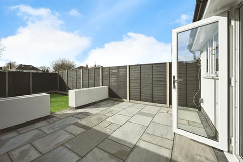 Super Modern 3 bedroom semi-detached. House in Rugby