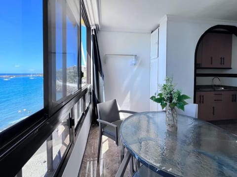 Seating area, Dining area, Sea view