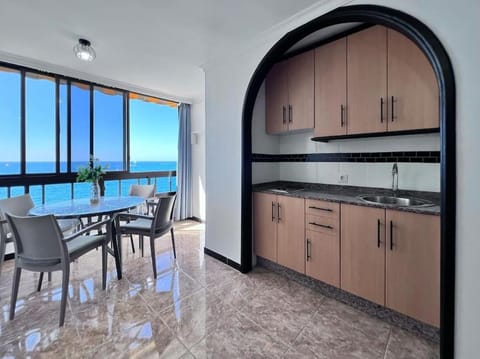 Kitchen or kitchenette, Sea view