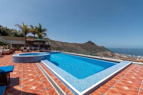 Villa Romantica. Wonderful 4 Bedroom Villa. Villa in Costa Adeje