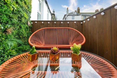 Patio, Balcony/Terrace, Seating area