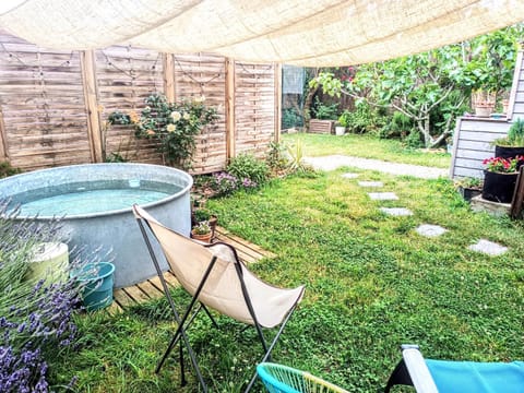 Patio, Day, Natural landscape, Garden view, Pool view, Swimming pool, Inner courtyard view, sunbed