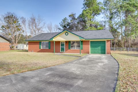 Charming Hinesville Home Less Than 6 Mi to Fort Stewart Casa in Hinesville