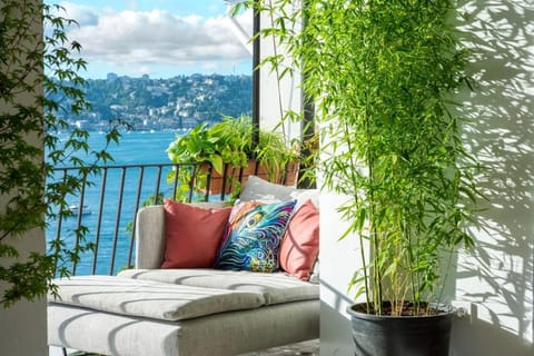 Once in a Lifetime Bosporus View Condominio in Istanbul