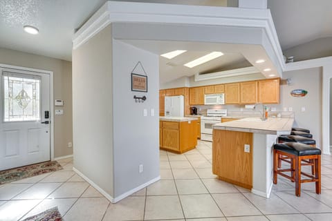 Inviting Home with Lake View 2 Mi to Lake Havasu! House in Lake Havasu City