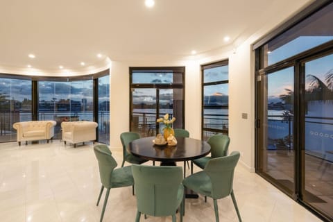 This residence epitomises luxury Condo in Surfers Paradise