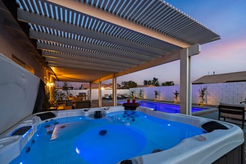 Wexford by AvantStay Private Yard w Pool Hot Tub House in Indio