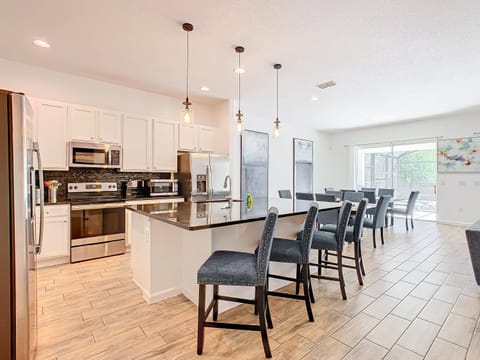 Experience Villa 12-Bed Vacation Haven BV368 House in Kissimmee