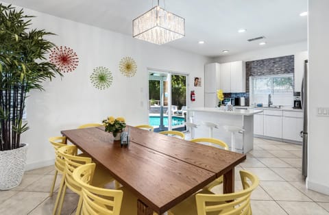 Flora Vista Sunshine - A Ryson Property House in Palm Springs