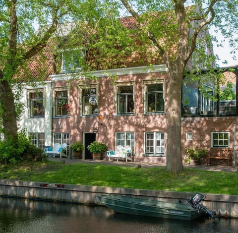 Property building, Garden view, Street view