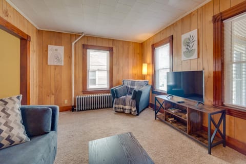 Easthampton Vacation Rental Near Mill Buildings! Apartment in Easthampton