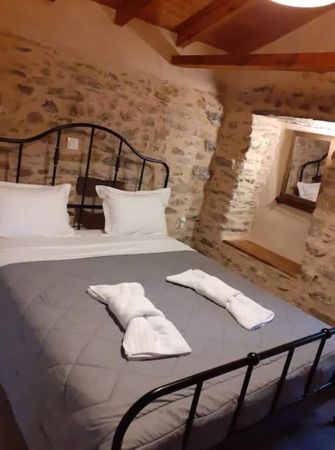 Traditional Aesthetic 1 Bedroom Apartment Condo in Messenia