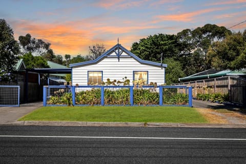 Beach Paradise Family Friendly Close to Beach House in Ocean Grove