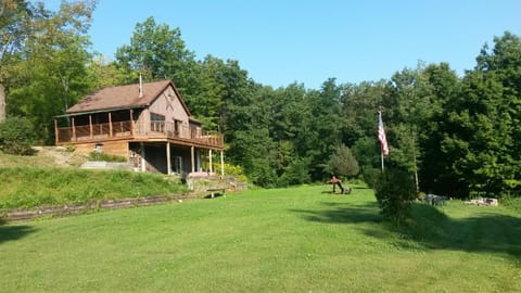 Naples Mountain View Cabin, Lower Cabin, amazing mountain views, hot tub, wood stove! Chalet in Finger Lakes