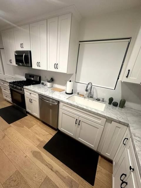 Kitchen or kitchenette, dishwasher, minibar, pet friendly, stove