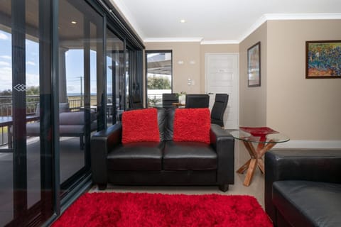 Ocean View Executive Apartment 4 Apartment in Busselton