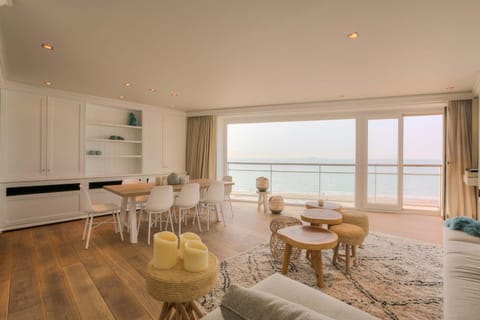 4e verdiep appartement met zeezicht in Knokke voor max 7 personen Apartment in Knokke-Heist