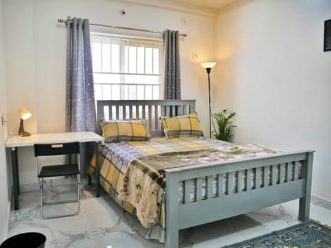 Central Charm: Luxurious 3BHK in Hyderabad Condo in Hyderabad