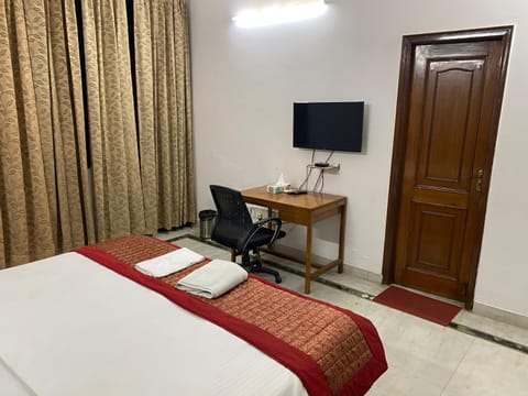 Madhuraj Hotels Alquiler vacacional in Noida