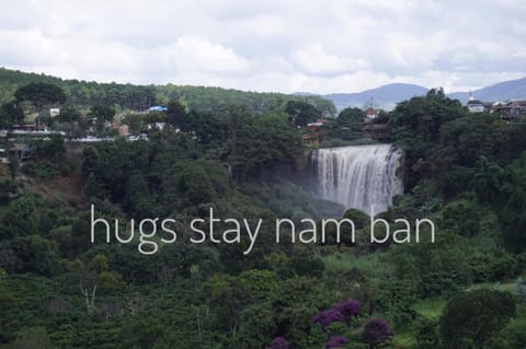 Hugs Stay Nam Ban House in Dalat