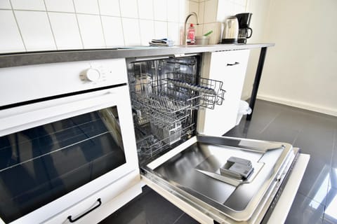 Kitchen or kitchenette, dishwasher, pet friendly