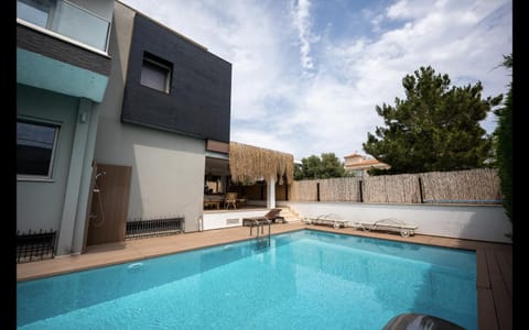 Luxury Seadside Vacation Villa with Privacy (extra comfort for large groups) Villa in Cesme