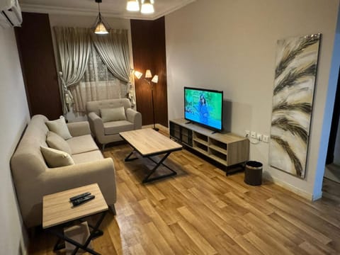 Communal lounge/ TV room, TV and multimedia, Living room, Seating area, Evening entertainment