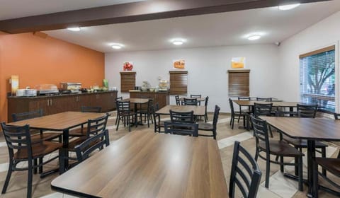 Quality Inn Airport Hotel in Dieppe