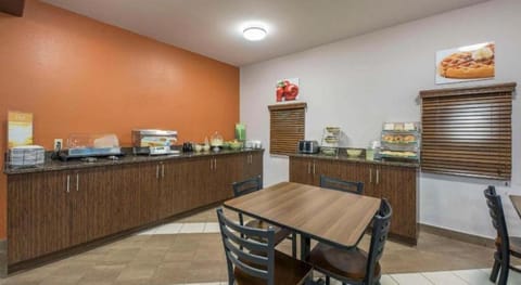 Quality Inn Airport Hotel in Dieppe